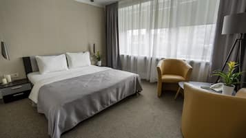 In-room safe, blackout curtains, free WiFi, bed sheets