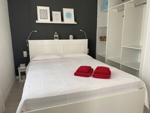 1 bedroom, iron/ironing board, travel cot, free WiFi - Nice apartment near the beach (Son Parc)
