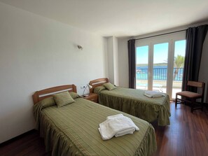 3 bedrooms, iron/ironing board, travel crib, free WiFi