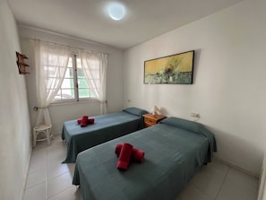 2 quartos, ferros/tábuas de passar roupa, Wi-Fi de cortesia