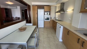 茶具/咖啡用具、冰箱、微波炉、烤箱