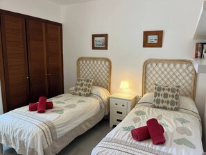 3 bedrooms, iron/ironing board, travel cot, free WiFi