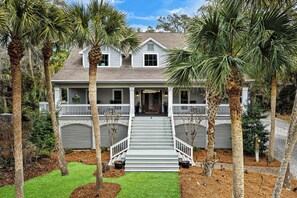 Unclassified image, 2 of 54, button