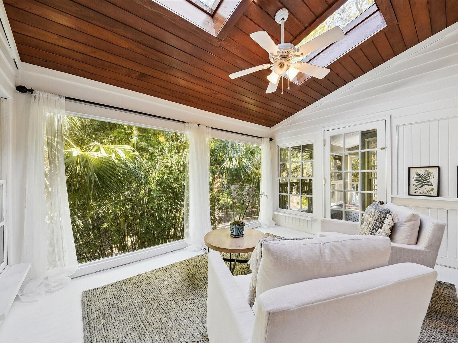 Fernseher, Tischtennisplatte