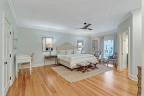 5 bedrooms, desk, iron/ironing board, Internet - 9 Ibis Street ~ Beautiful Lowcountry Home | Short Walk to Beach and Downtown! (Hilton Head Island)