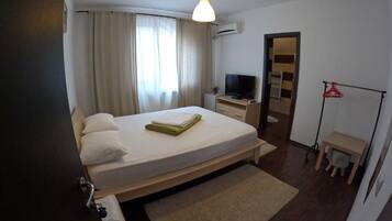 1 bedroom, iron/ironing board, WiFi, bed sheets