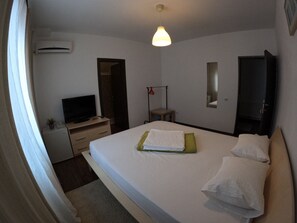 1 bedroom, iron/ironing board, WiFi, bed sheets