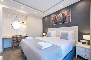 Comfort Double or Twin Room, Pool View | Premium bedding, memory foam beds, minibar, in-room safe - Casa di Sofia (Becici)