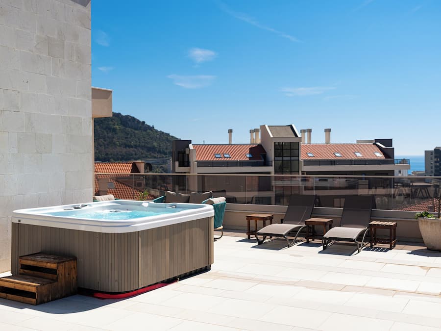 Presidential Apartment, Sea View | Private spa tub
