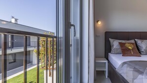 2 室のベッドルーム、WiFi (無料)、ベッドシーツ
