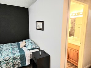 3 habitaciones, escritorio, wifi gratis y ropa de cama