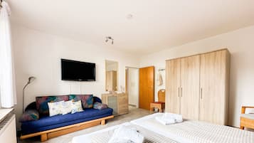 2 bedrooms, free WiFi