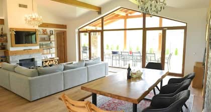 Luxurious Chalet near Pirin Golf Resort