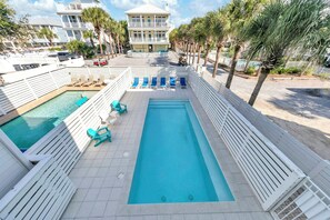 Een verwarmd zwembad