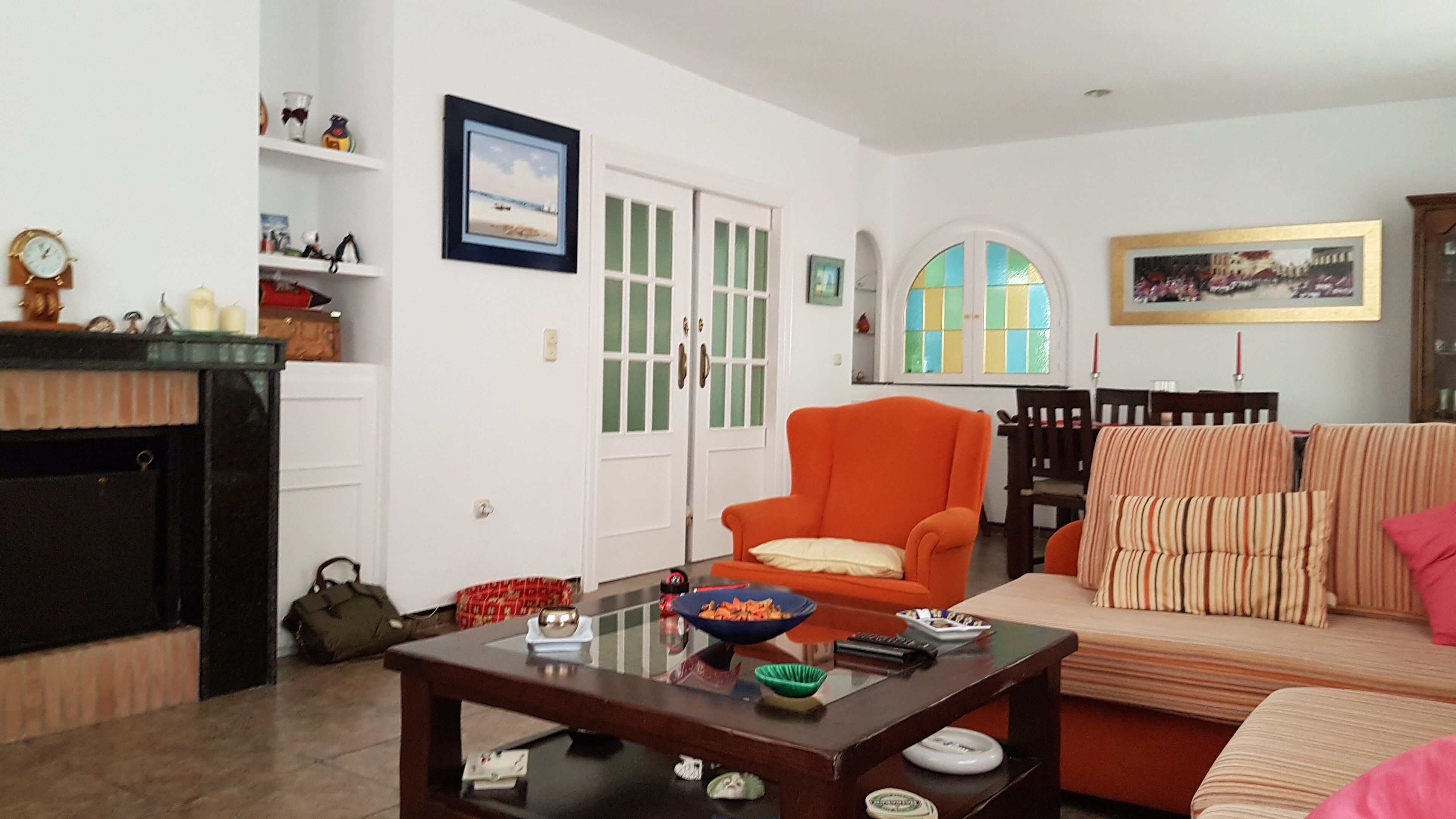 Smart-tv en een open haard