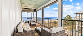 Belle of the Beach: Beachfront, Private Pool, Pet Friendly, EV Charger!