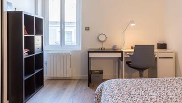 3 slaapkamers, een bureau, een strijkplank/strijkijzer, gratis wifi