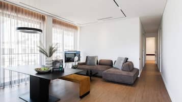 Smart TV, Netflix, streaming services, offices