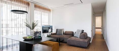 Een smart-tv, Netflix, streamingdiensten en een kantoor