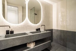 Hair dryer, towels