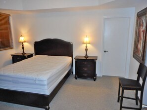 2 bedrooms, desk, iron/ironing board, free WiFi