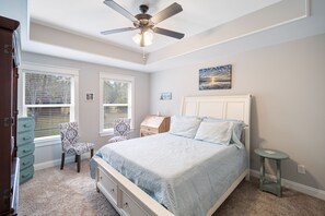 3 室のベッドルーム、デスク、アイロン / アイロン台、WiFi