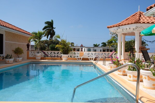 Piscine extérieure