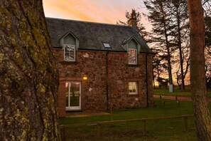 Exterior - At the Bay - A Quintessential Cottage (Fife)