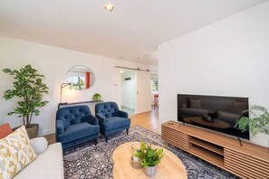 TV - At the Bay - A Quintessential Cottage (Fife)