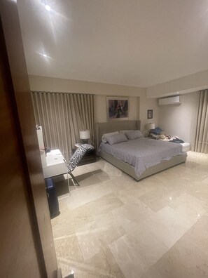 4 Schlafzimmer, Schreibtisch, kostenloses WLAN