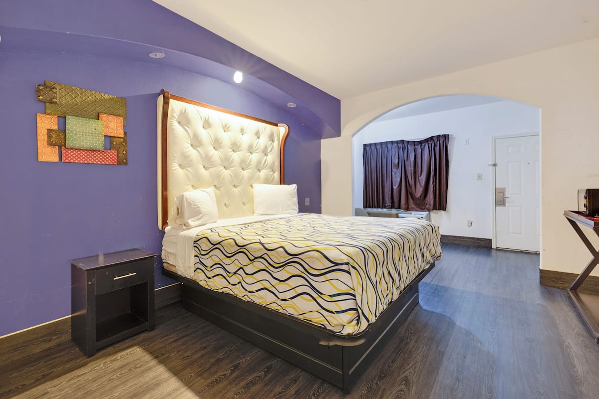 Pillowtop beds, desk, iron/ironing board, rollaway beds (surcharge)
