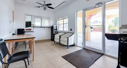 Capital O Deluxe Inn Channelview Houston I-10