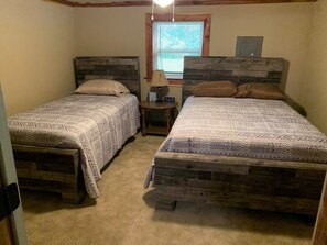 2 bedrooms, iron/ironing board, travel cot, free WiFi