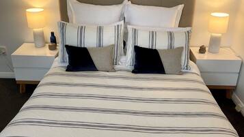 2 Schlafzimmer, Schreibtisch, Bügeleisen/Bügelbrett, WLAN