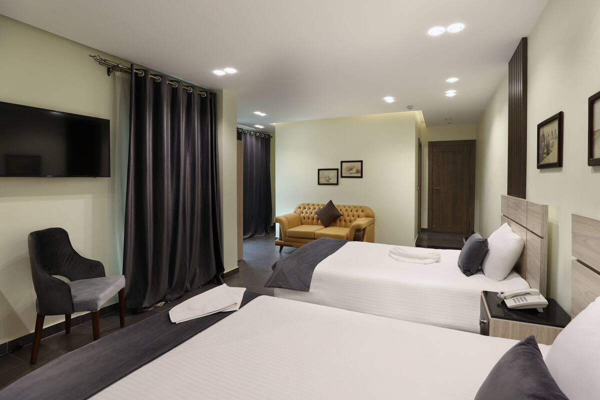 Premier Room | Premium bedding, free minibar, in-room safe, blackout drapes