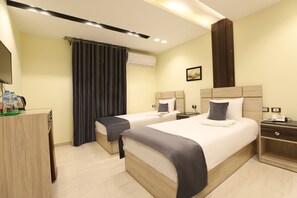 豪華客房 | 高級寢具、免費迷你吧、客房內保險箱、遮光布/窗簾