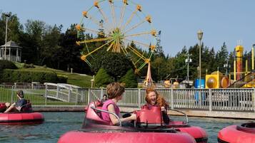 Alberca al aire libre y alberca climatizada