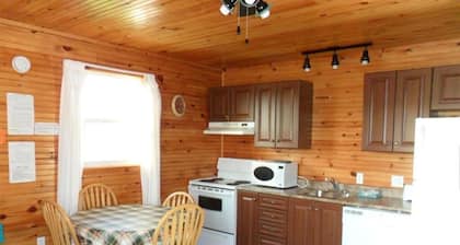 One Bedroom Deluxe Cottage - Sleeps 4