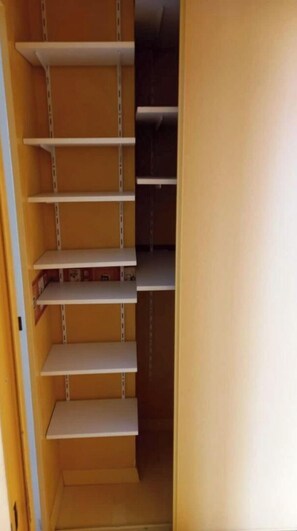 1 quarto, roupa de cama
