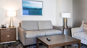 Televisie, een dvd-speler, boeken en een stereo