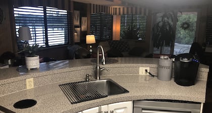 Luxurious floating condo !!! very private with great river views