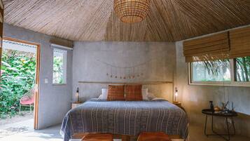 Barefoot Room | In-room safe, desk, free WiFi