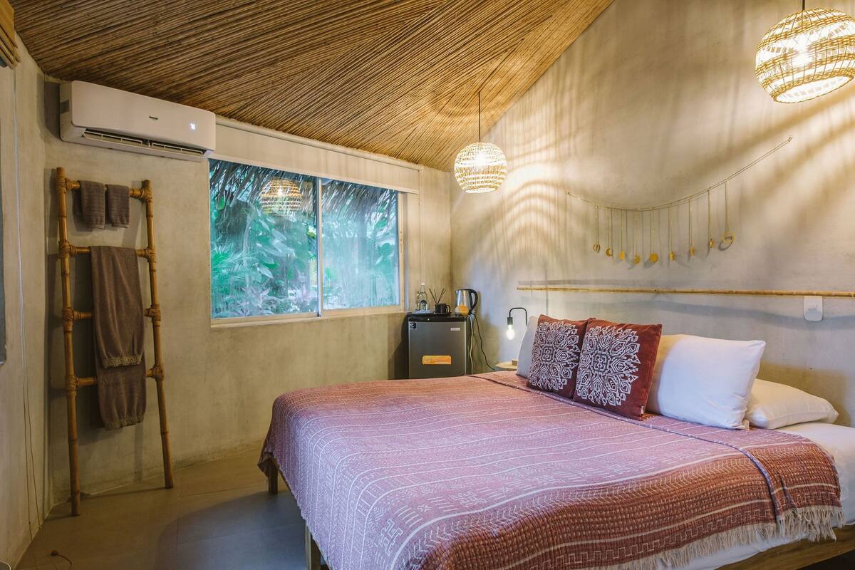 Fantasea Room | In-room safe, desk, WiFi (free)