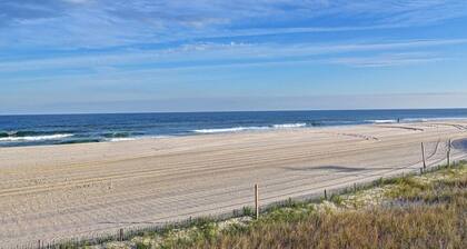Cozy Coastal Cottage 2 Steps From The Beach, Beach Badges, Linens & Towels