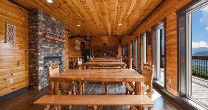 Luxury 12BR/14BA Cabin w/Indoor Pool, Hot Tub, Arcade, & Theater! Perfect for Family Reunions!
