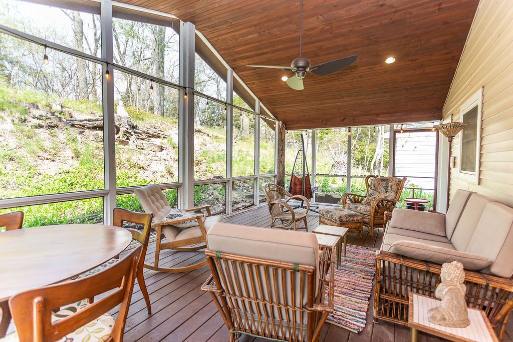 Updated family-friendly 2 blks from the beach and across from the park & golf