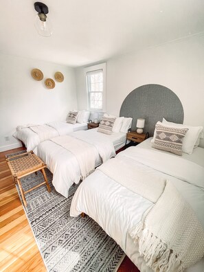 2 bedrooms, desk, iron/ironing board, free WiFi