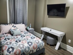 3 chambres, coffres-forts dans les chambres, bureau