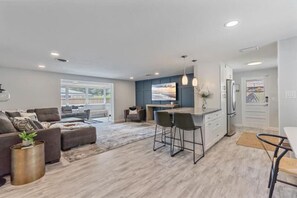 Smart TV, printers - The Wisteria Oasis With heated pool and hot tub (Sarasota)