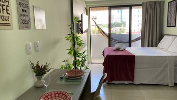 Suíte básica | 1 quarto, espaço de trabalho para notebook, Wi-Fi de cortesia